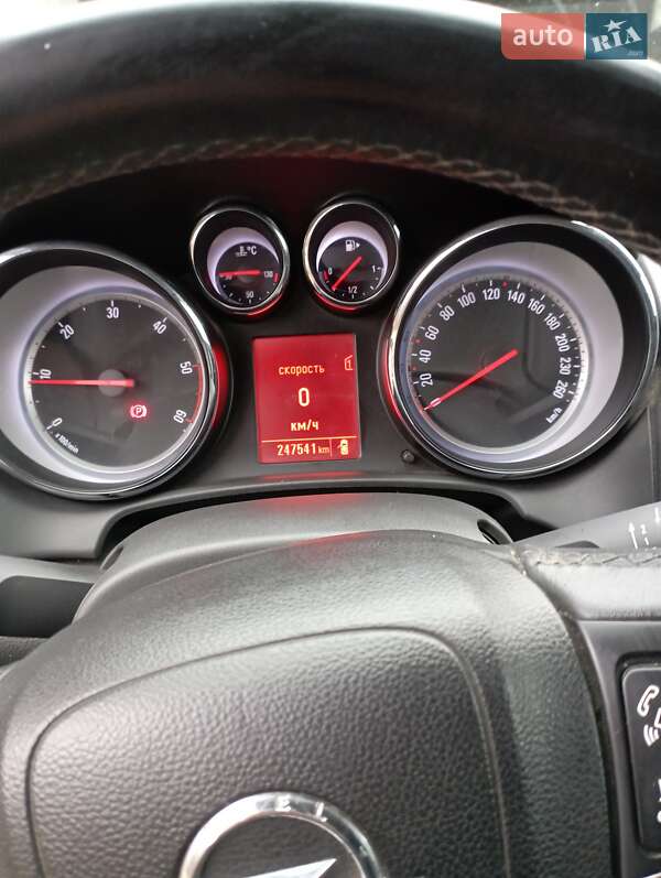 Opel Astra 2012