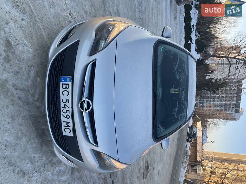 Opel Astra 2013