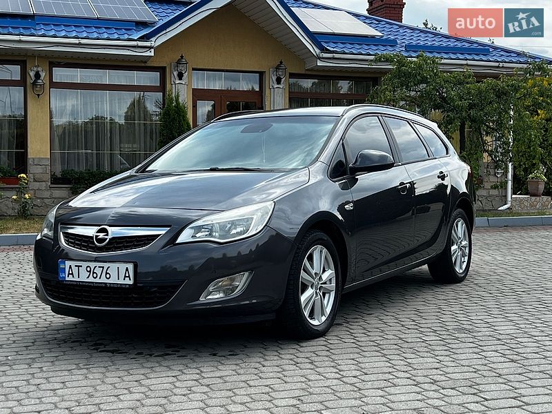 Opel Astra 2011
