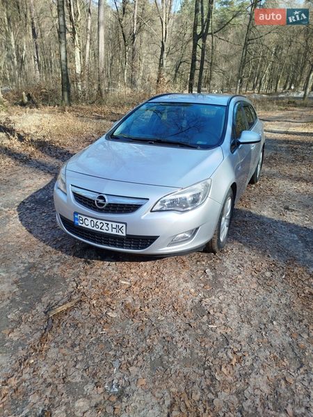 Opel Astra 2011