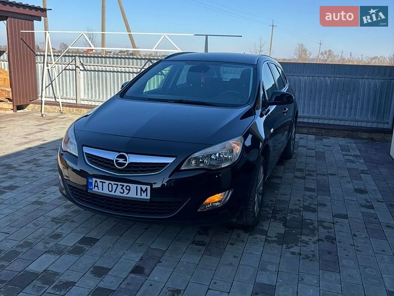 Opel Astra 2011
