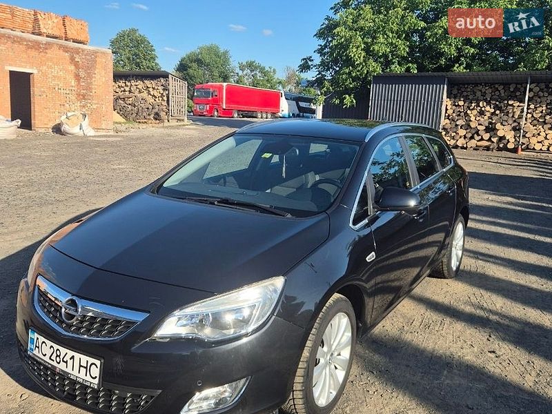 Opel Astra 2012