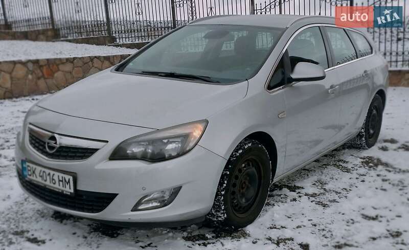 Opel Astra 2012