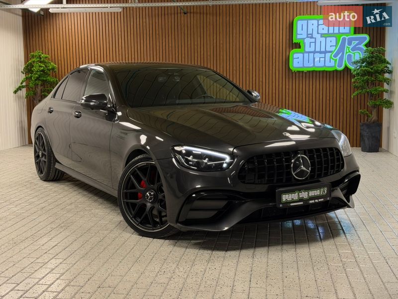 Mercedes-Benz E-Class 2022