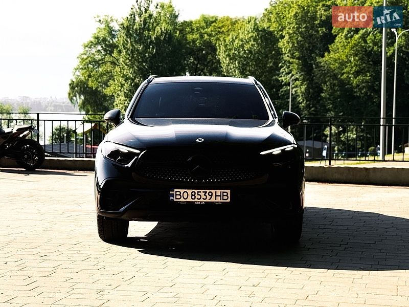 Mercedes-Benz GLC-Class 2023