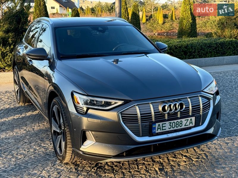 Audi e-tron 2019