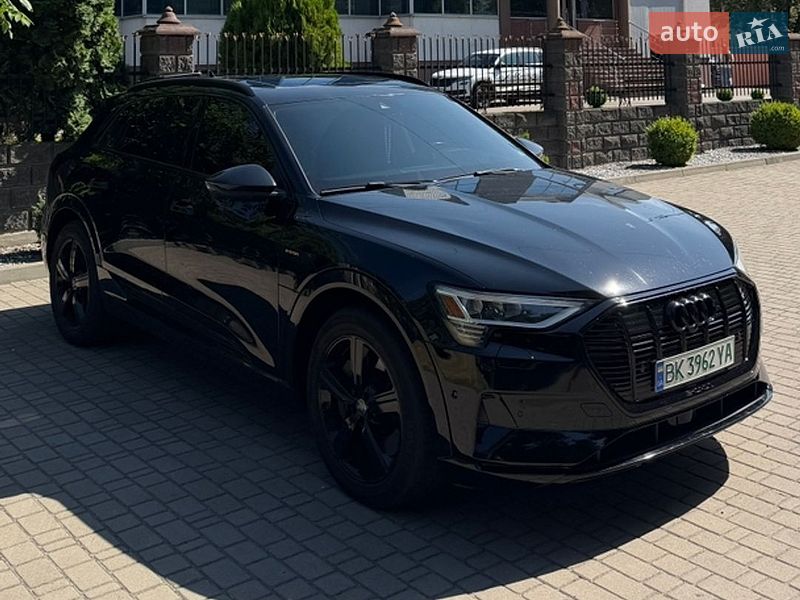 Audi e-tron 2019