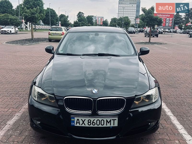 BMW 3 Series 2011