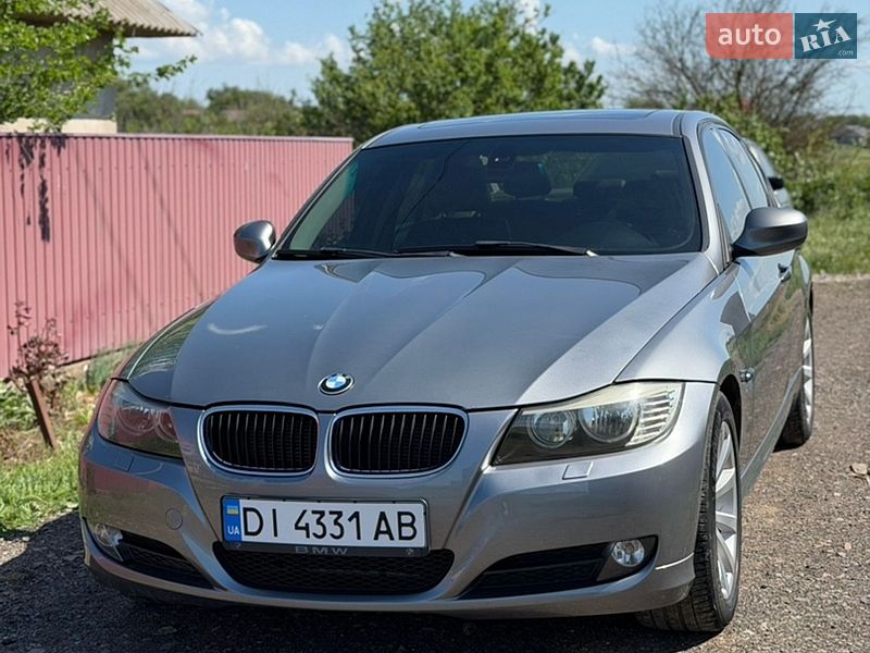 BMW 3 Series 2011