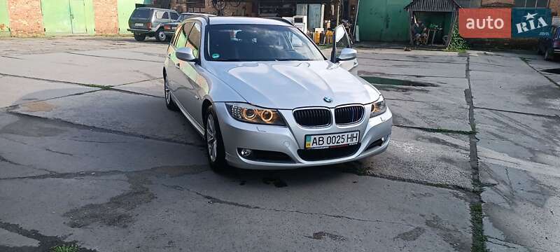 BMW 3 Series 2011