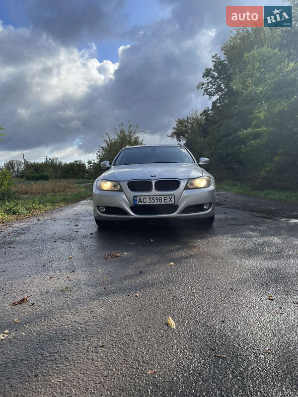 BMW 3 Series 2011