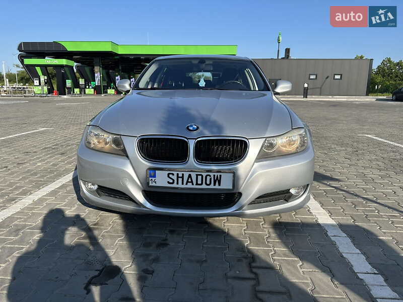 BMW 3 Series 2011