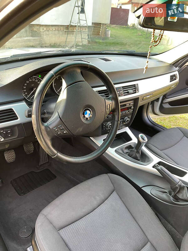 BMW 3 Series 2011