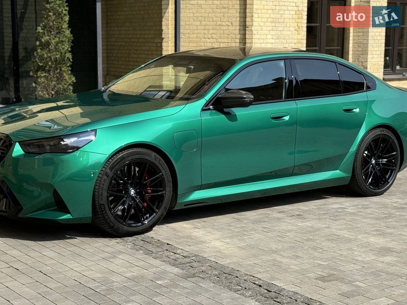 BMW M5 2024