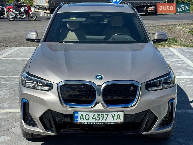 BMW iX3 2023