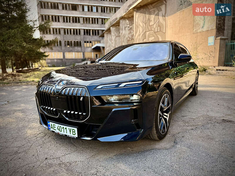BMW i7 2024