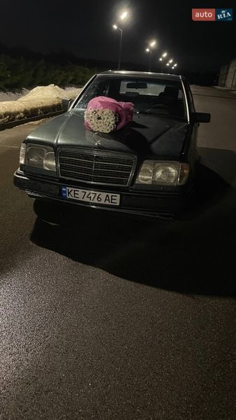 Mercedes-Benz E-Class 1992