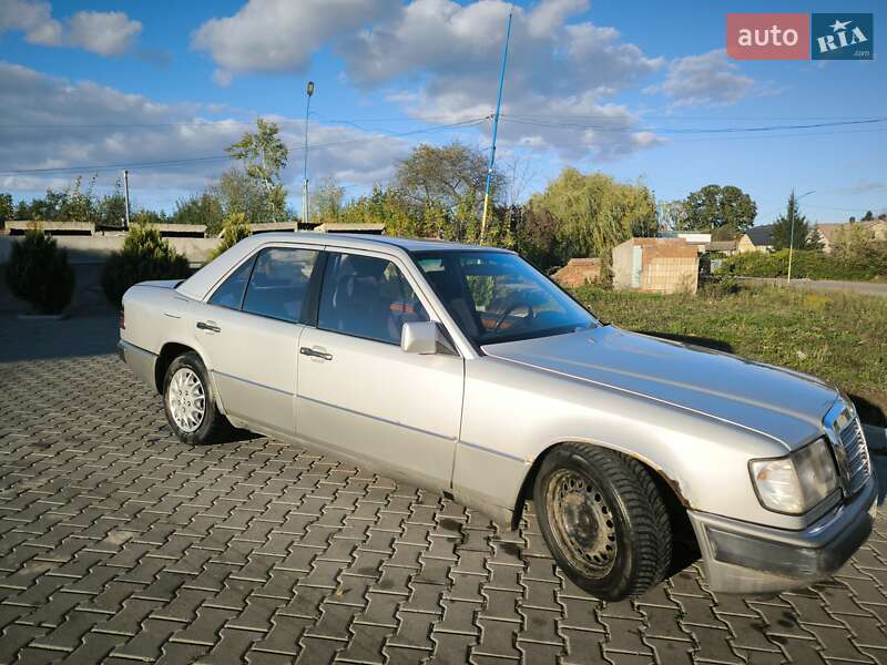 Mercedes-Benz E-Class 1991