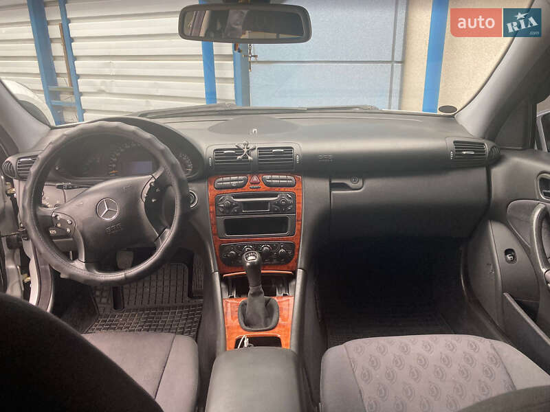 Mercedes-Benz C-Class 2003