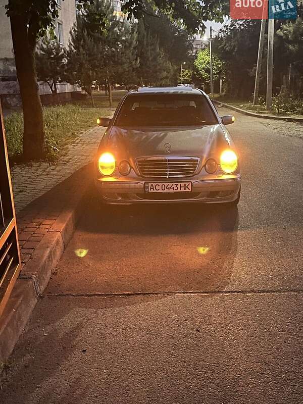 Mercedes-Benz E-Class 2001