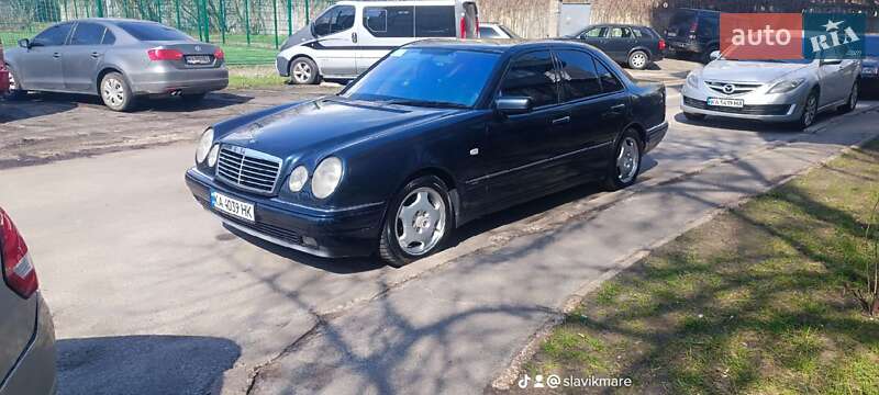 Mercedes-Benz E-Class 1995
