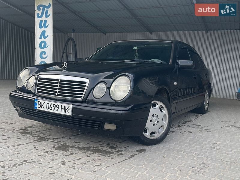 Mercedes-Benz E-Class 1995