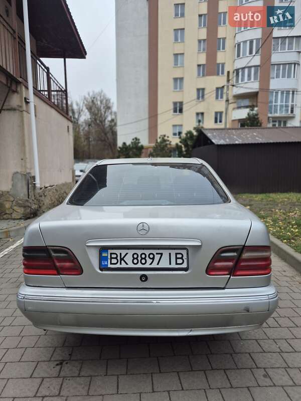 Mercedes-Benz E-Class 2000