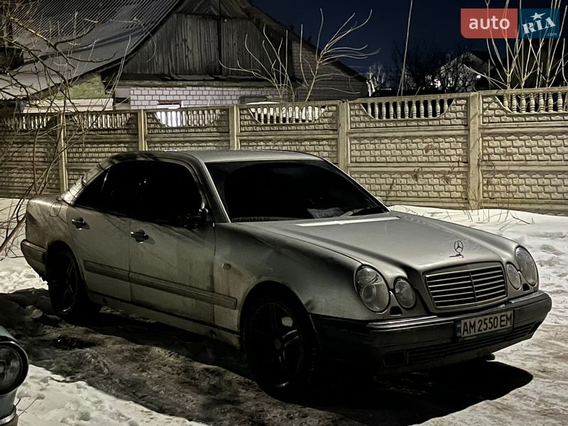 Mercedes-Benz E-Class 1999