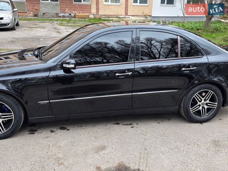 Mercedes-Benz E-Class 2005