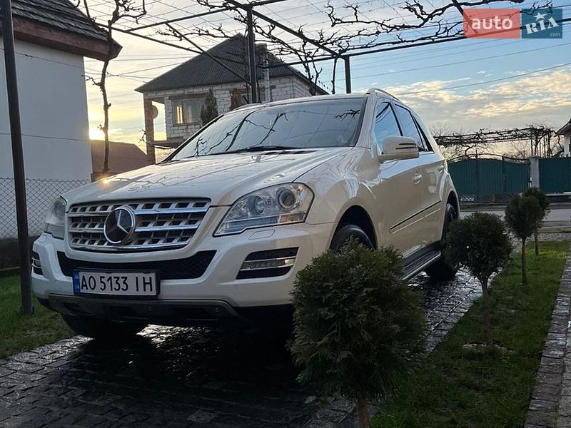 Mercedes-Benz M-Class 2011
