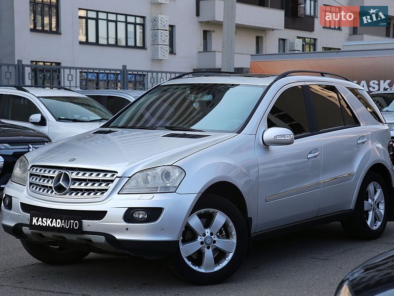 Mercedes-Benz M-Class 2005