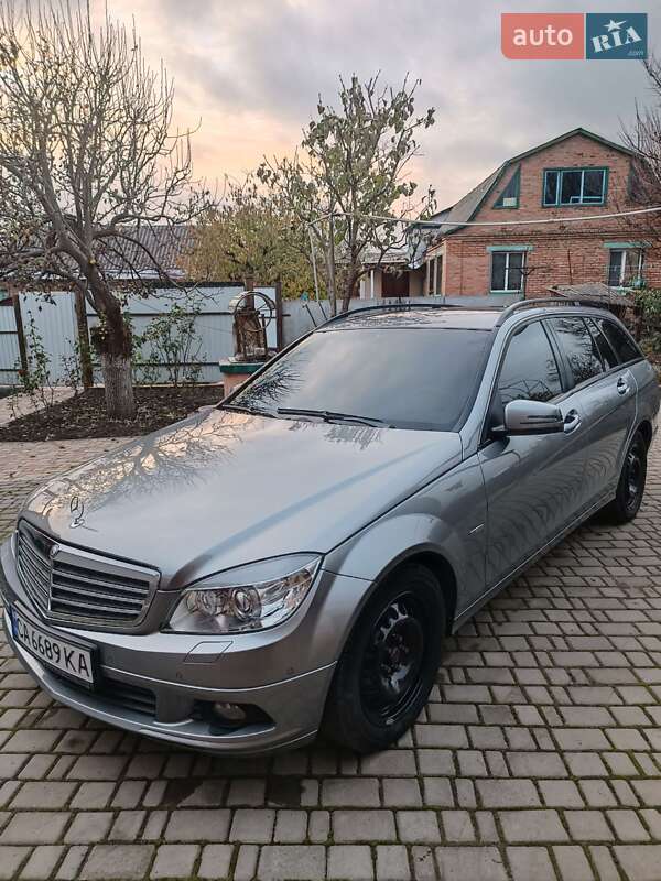 Mercedes-Benz C-Class 2010