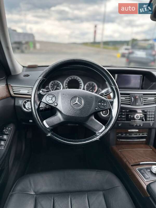 Mercedes-Benz E-Class 2010