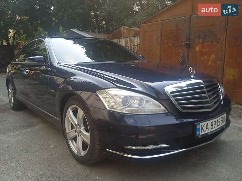 Mercedes-Benz S-Class 2010