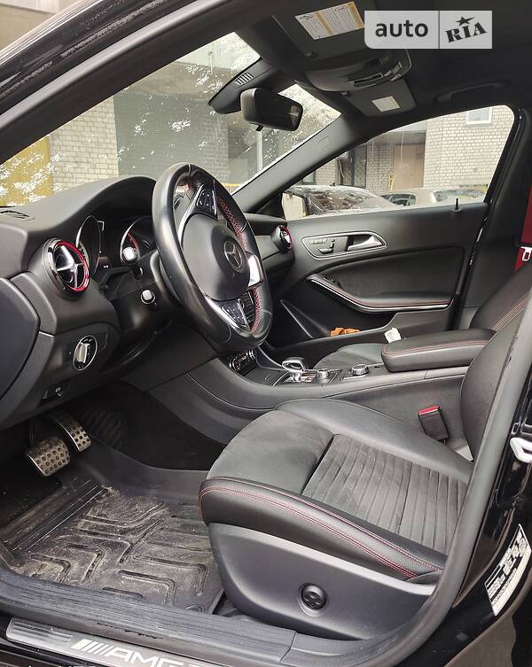 Mercedes-Benz GLA-Class 2015