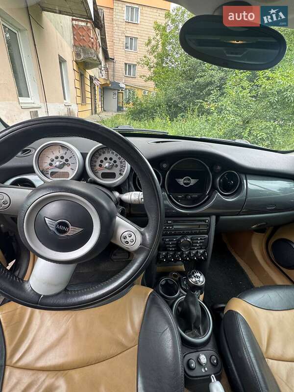 MINI Cooper 2004