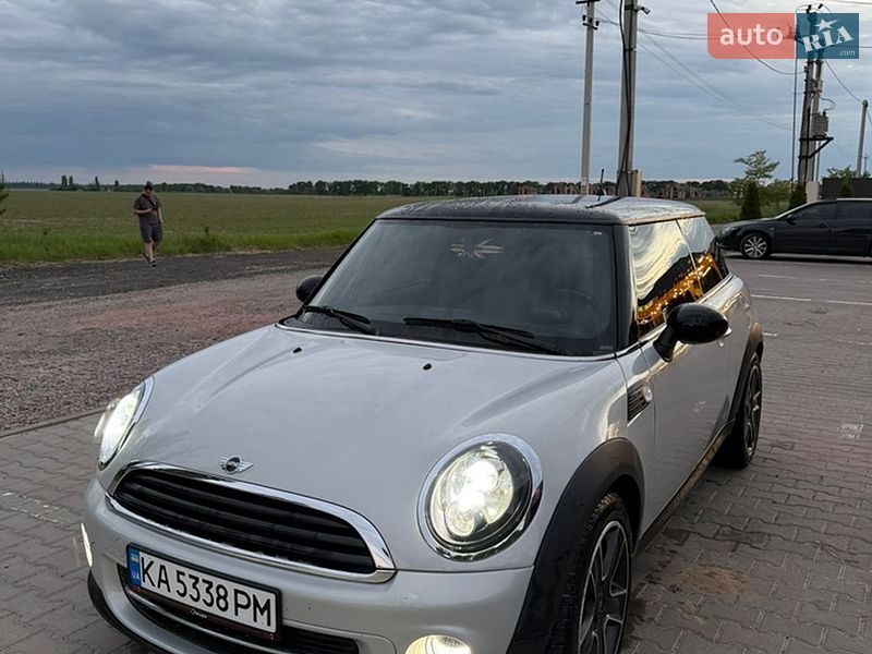 MINI Cooper 2011