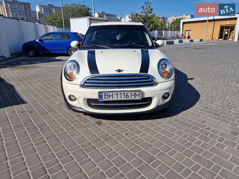 MINI Clubman 2011