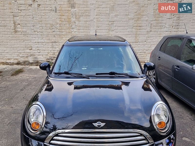 MINI Clubman 2012
