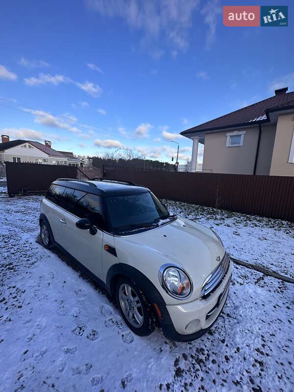 MINI Clubman 2011