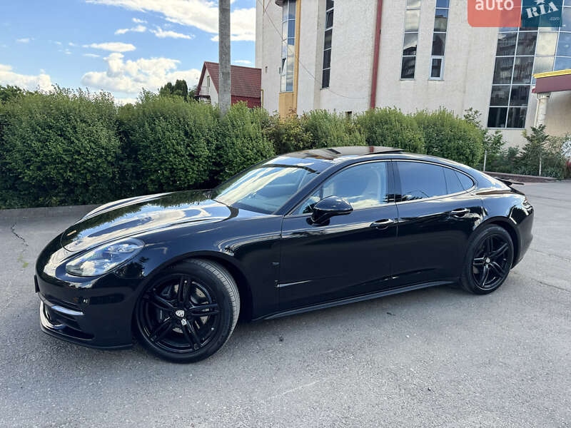 Porsche Panamera 2020