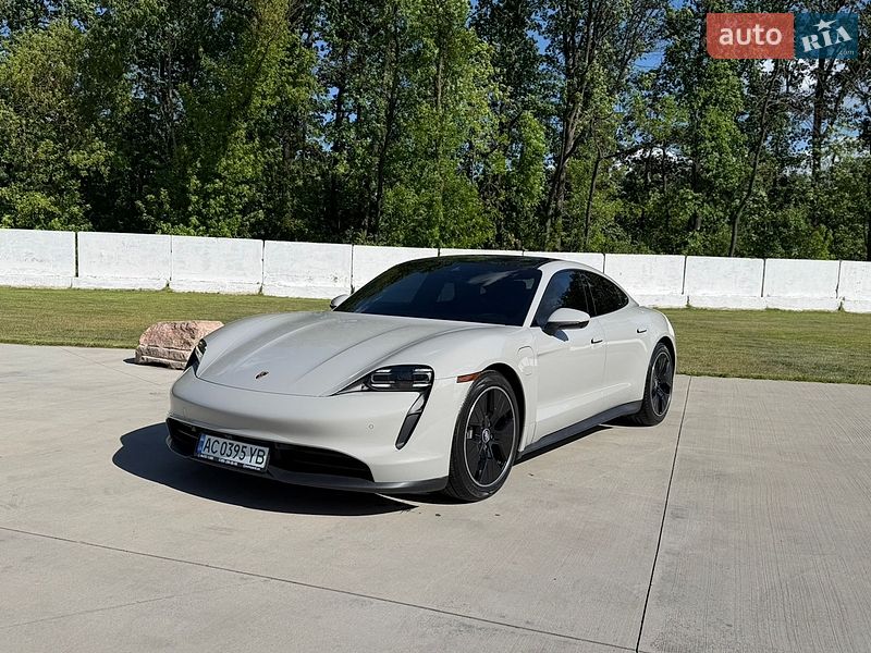 Porsche Taycan 2021