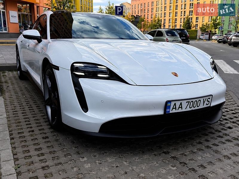 Porsche Taycan 2022