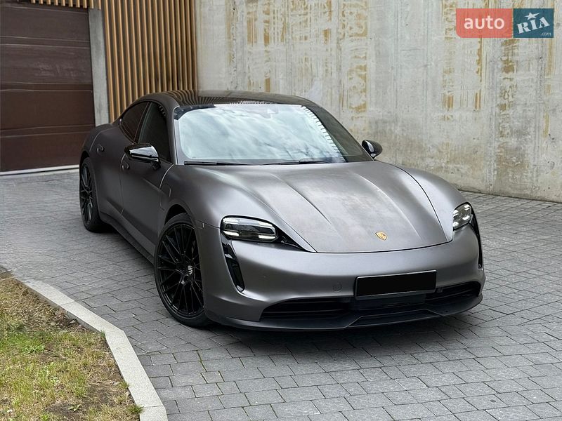 Porsche Taycan 2021