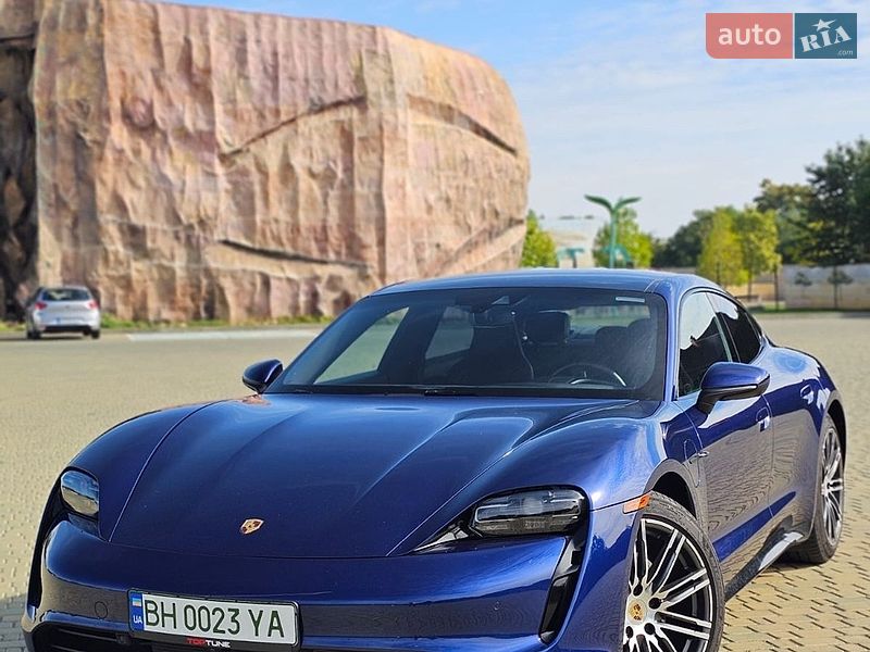Porsche Taycan 2021