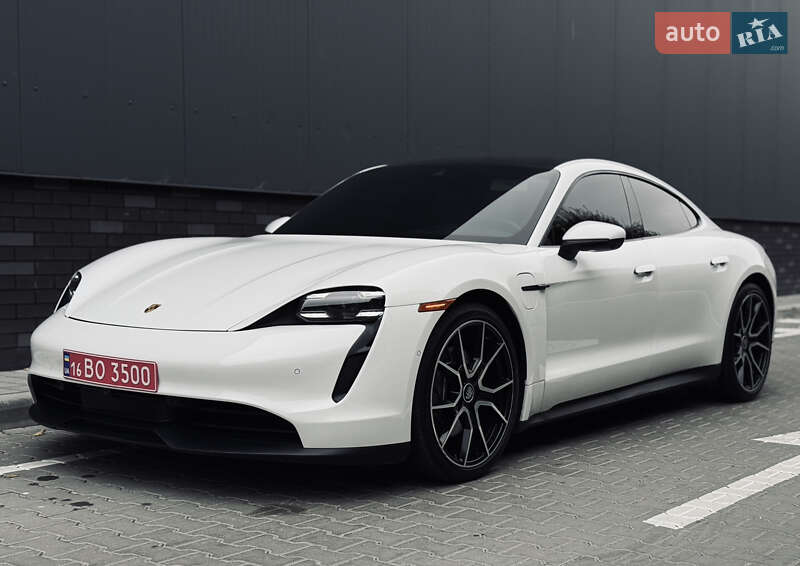 Porsche Taycan 2024