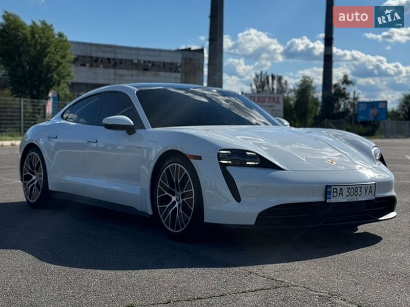 Porsche Taycan 2021