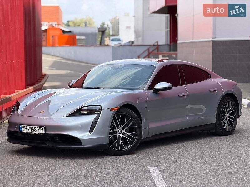 Porsche Taycan 2023