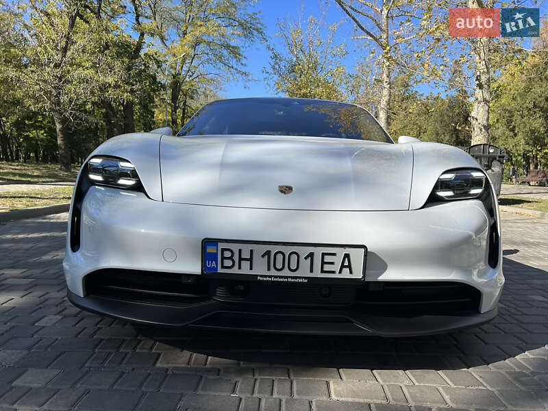 Porsche Taycan 2020