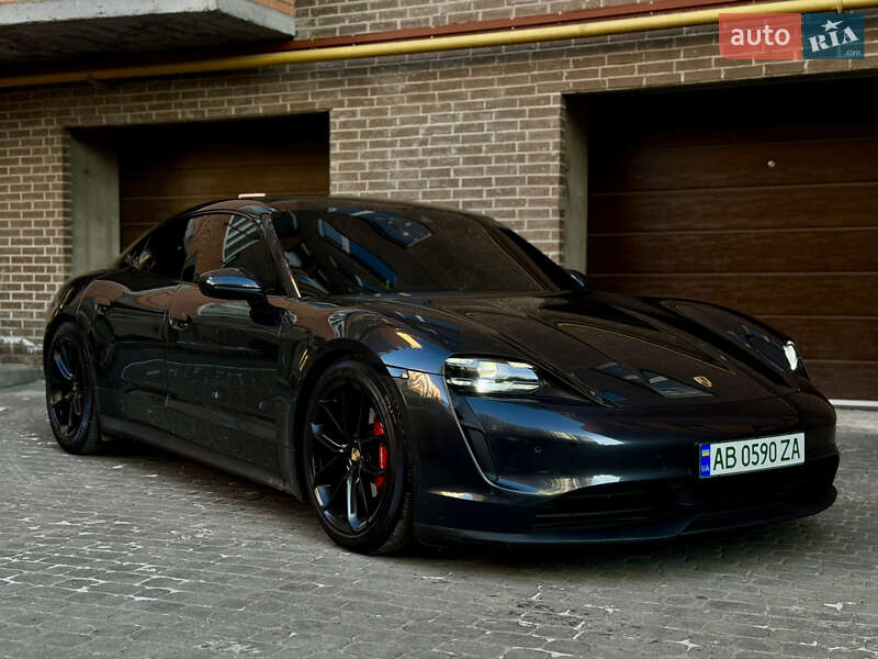 Porsche Taycan 2021
